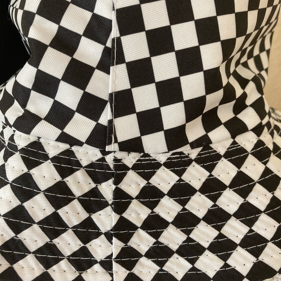 Bucket hat checkers black white hat reversible hat new with tag hat - Picture 7 of 9